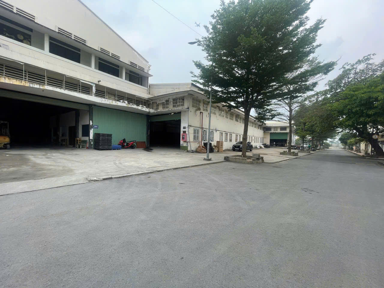 CHO THUÊ KHO XƯỞNG GẦN ĐƯỜNG PHẠM VĂN ĐỒNG TP THỦ ĐỨC